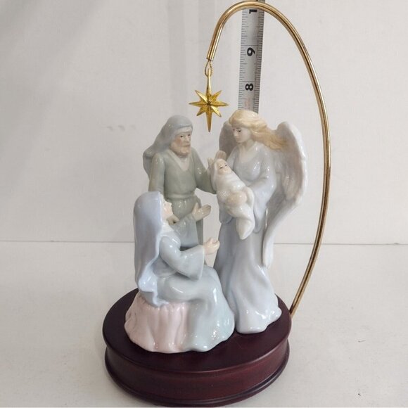 Vintage Christmas Around The World House Of Lloyd Nativity Music Box Porcelain - Picture 9 of 9